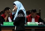 Istri Dhana Widyatmika Bersaksi di Tipikor