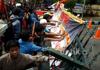 Mahasiswa Demo Tolak RUU Kamnas