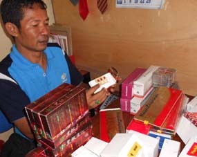 Sita Ribuan Obat Terlarang Dari Razia Toko Jamu