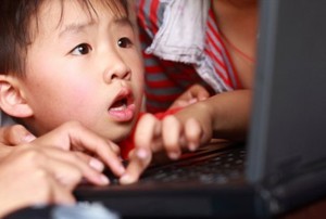 Kecil-kecil Sudah Nonton Video Porno, Ini Akibatnya