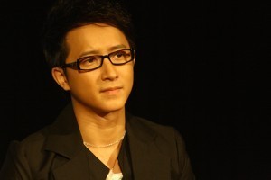 Hangeng Kalahkan Super Junior di 2012 MTV Europe Music Awards