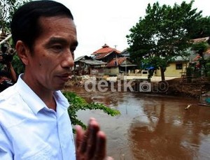 Disodori Land Cruiser, Jokowi Pilih Mobil Rental
