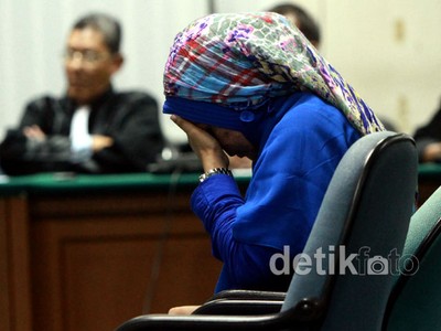 Wa Ode Divonis 6 Tahun Penjara