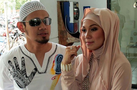 Dikabarkan Akan Cerai, Puput Melati Tetap Tabah