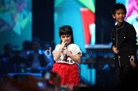 Afika akhirnya unjuk kebolehan dengan bernyanyi membawakan lagu terbarunya I Love Mama.