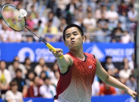 Simon Lewati Babak Pertama