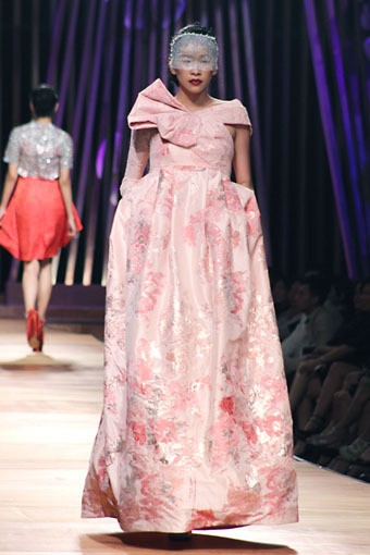 Sebastian Gunawan Collection 2013 Club Dahlia at Grand Ballroom Hotel Mulia. Senayan. Jakarta. [Foto: Mohammad Abduh/Wolipop]