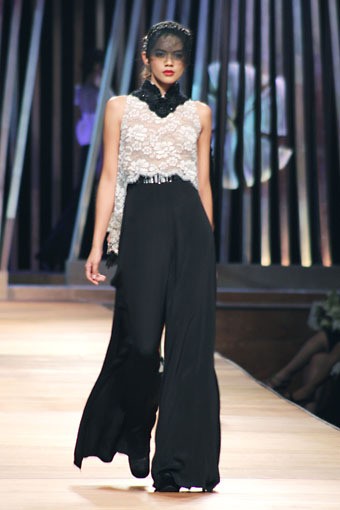 Sebastian Gunawan Collection 2013 Club Dahlia at Grand Ballroom Hotel Mulia. Senayan. Jakarta. [Foto: Mohammad Abduh/Wolipop]