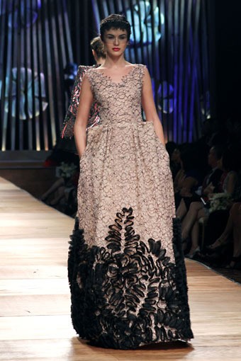 Sebastian Gunawan Collection 2013 Club Dahlia at Grand Ballroom Hotel Mulia. Senayan. Jakarta. [Foto: Mohammad Abduh/Wolipop]