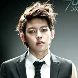 Pasca Operasi, Dongho U-Kiss Keluar dari Rumah Sakit
