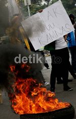 Mahasiswa Demo DPR Tolak RUU Kamnas