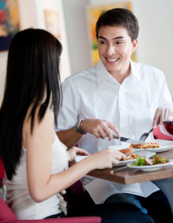 Hindari Makanan Ini Kalau Ingin Kencan Pertama Sukses! (2)