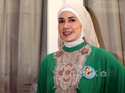 Gaya Islami Berliana Febrianti