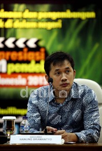 Hanung Bramantyo mendukung pengembangan film pendek yang mulai marak digemari oleh para remaja dan anak muda sekarang.
