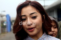 Nikita Willy saat ditemui usai acara DahSyat RCTI, Jakarta Barat, Jumat (19/10/2012). (Gusmun/detikHot).