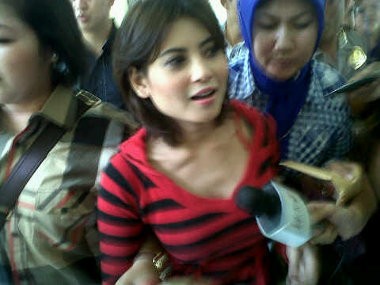 Senin Nanti Pengacara Novi ke Mabes Polri Pertanyakan Foto Seronok Kliennya