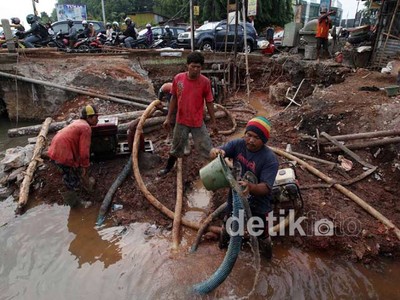 Urai Macet, Jembatan Jaka Sampurna Diperlebar
