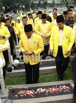 Ical Tabur Bunga di TMP Kalibata