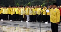 Ical meminpin upacara untuk menggenang para pahlawan sebelum melakukan tabur bunga. Ramses/detikcom.