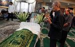 Melayat, Soerjadi Sentuh Wajah Alm. Wiyogo