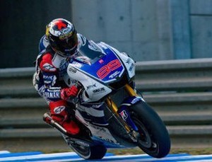 Lorenzo Patahkan Rekor Rossi di Sepang