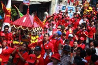Puluhan Toapekong diarak di sekitar Petak Sembilan, Glodok, Jakarta.