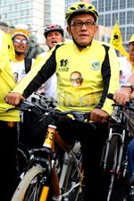 Sepeda Santai Meriahkan HUT Golkar