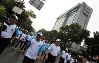 Jalan sehat juga diikuti oleh Direktur Utama PLN Nur Pamudji. Humas PLN/Agus Trimukti.