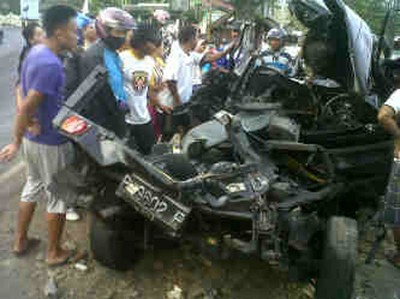 Truk Tabrak Pick Up, 1 Orang Tewas