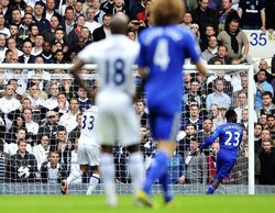 Daniel Sturridge membobol gawang Spurs di menit ke-90. AFP/Glyn Kirk.