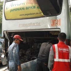 Kedua Bus TransJ yang Tabrakan di Salemba Sudah Bisa Dievakuasi