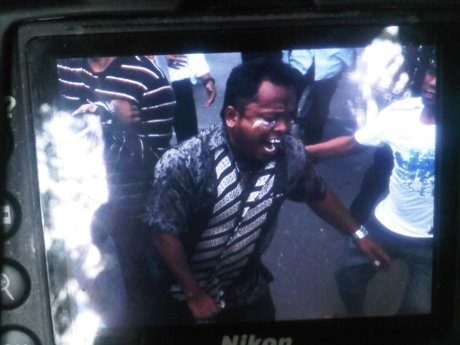 Jurnalis Dianiaya OTK dalam Bentrokan Mahasiswa-Polisi di Samarinda