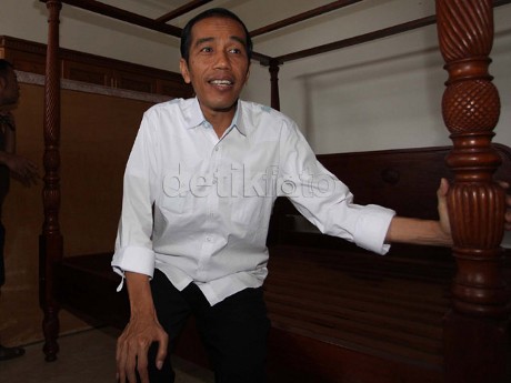 Jokowi: Siapa Bilang Saya Pusing Urus MRT?
