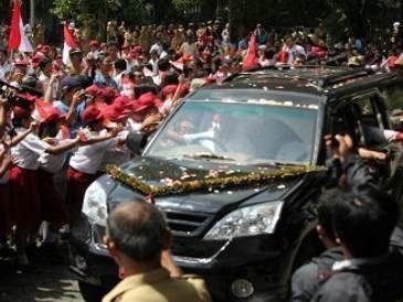 Roy Suryo: Tuduhan Esemka Mobil China Harus Diluruskan