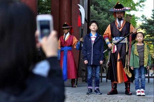 Cara Keren Menghabiskan Waktu Sehari di Seoul