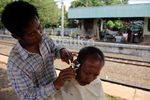 Cukur Jalanan Tak Tergerus Jaman