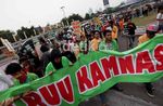 Massa Bakar Ban Tolak RUU Keamanan Nasional