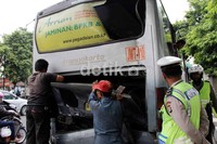 Beruntung tidak ada korban dalam insiden ini.