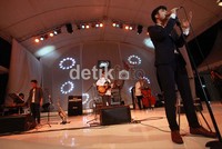 Single hasil ciptaan ayahnya berjudul Cemburu Menguras Hati dibawakannya dengan balutan musik jazz yang indah.