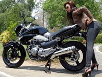 Di Jakarta, motor ini dilepas dengan harga on the road Rp 46 juta.