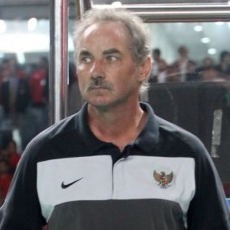 KPSI Ngotot Ingin Riedl yang Latih Timnas
