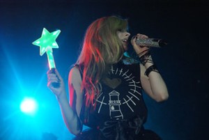 Avril Lavigne Isi Soundtrack One Piece dengan Lagu Nickelback