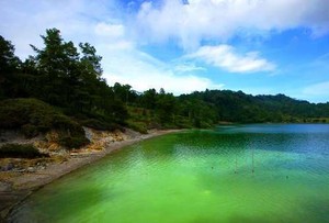 Ini Dia 5 Danau Paling Aneh di Dunia