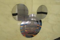 Tema Mickey Mouse ada di mana-mana, bahkan tombol lift pun berbentuk kepala Mickey Mouse. (Merry/detikTravel)