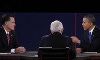 Debat berlangsung selama 90 menit dengan moderator Bob Schieffer dari CBS. REUTERS/Jason Reed.