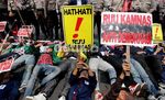 DPR Digeruduk Massa Tolak RUU Kamnas