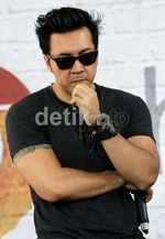 Badan Kekar David Naif