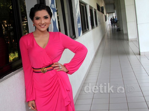 Gaya Pinky Ashanty