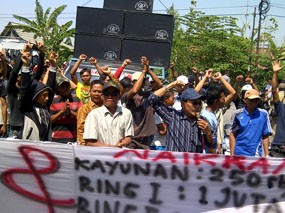 Pusat Pengeboran Minyak PetroChina Kembali Didemo Warga