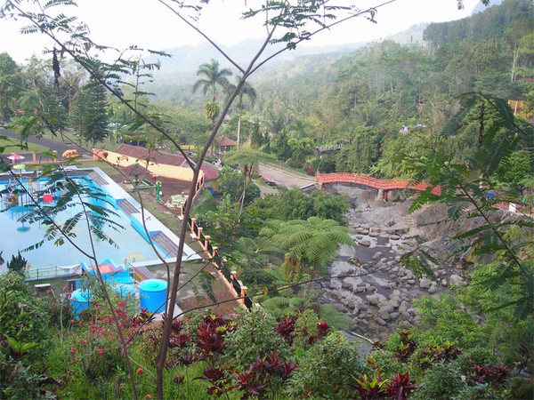 Berendam Air Panas Di Baturaden Yuk Berendam Air Panas Di Baturaden Yuk